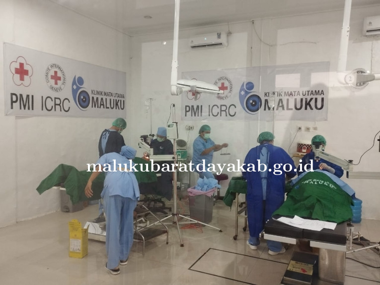 PMI dan ICRC Giat Operasi Katarak Bagi 150 Pasien dan Bagikan 500 Kacamata Gratis di Pulau Terluar